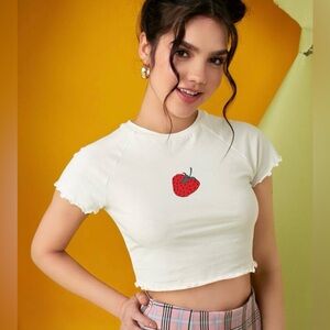 SHEIN X JanetMo Strawberry Print Raglan Sleeve Lettuce Trim Crop Tee